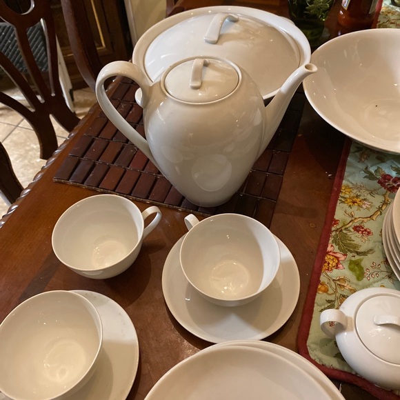 51 pc Hutschenreuther White China Flat Cream Soup Bowl Dinner Plate Tea Set - Picture 3 of 14